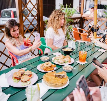 BUCOLICA ROMA APERITIVO BAGEL DONUT TOAST POKE INSALATE